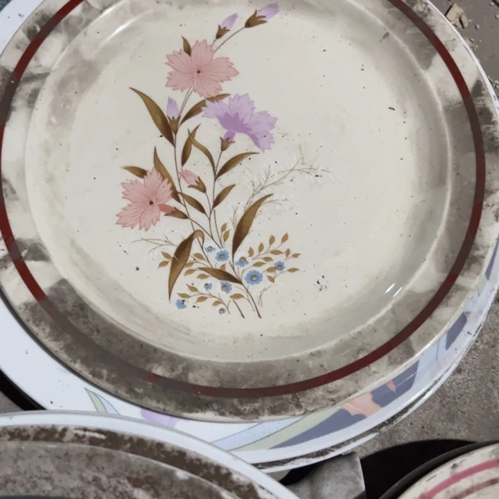 句***号老货盘子碗啥都有