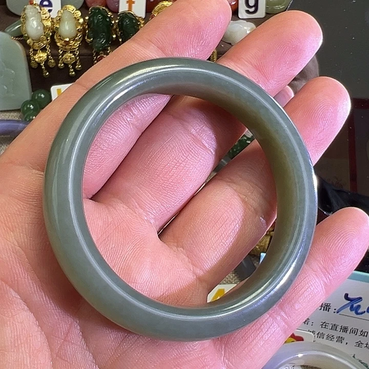 未镶嵌手镯和田玉切末蓝手镯