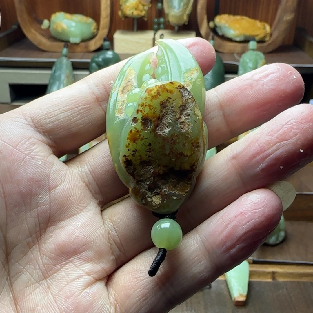 岫岩河磨玉（透闪石质玉）未镶嵌颈饰