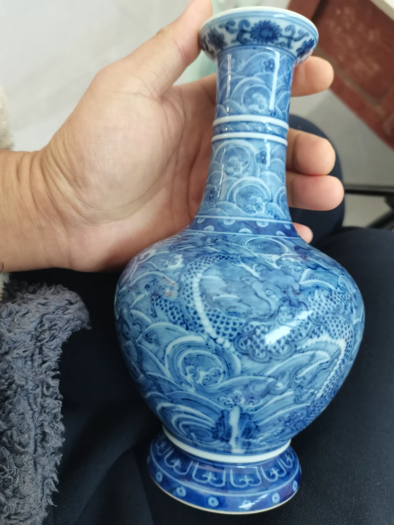 青花翻口长颈瓶瓶