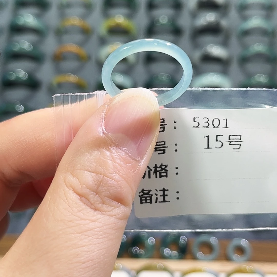 翡翠未镶嵌戒指5301