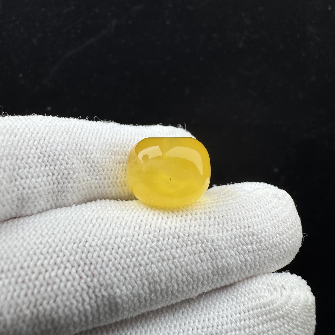 J7863天然原矿俄料蜜蜡 墩子 14.7*11.4mm支持复检