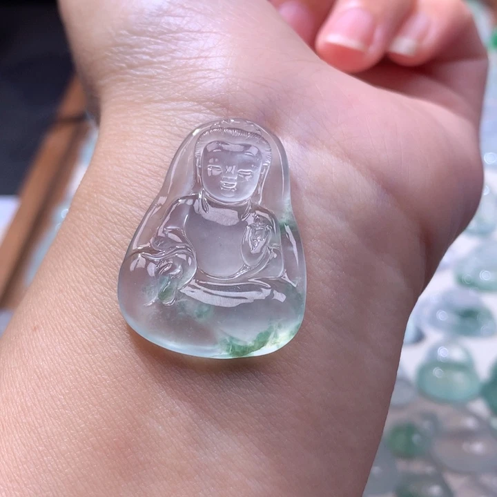颈饰未镶嵌翡翠高冰飘花观音牌