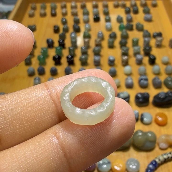 和田玉未镶嵌珠宝奇石