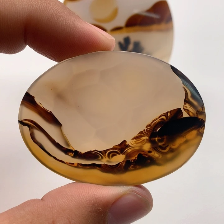 玛瑙/玉髓颈饰未镶嵌兰**士