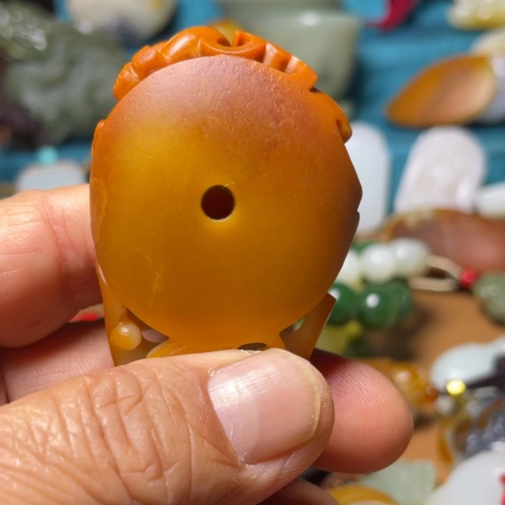 湘***皇和田玉未镶嵌颈饰