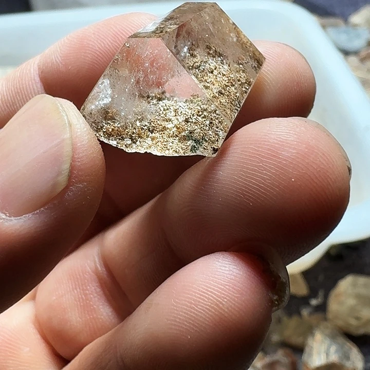 水晶珠宝半成品未镶嵌是****狼
