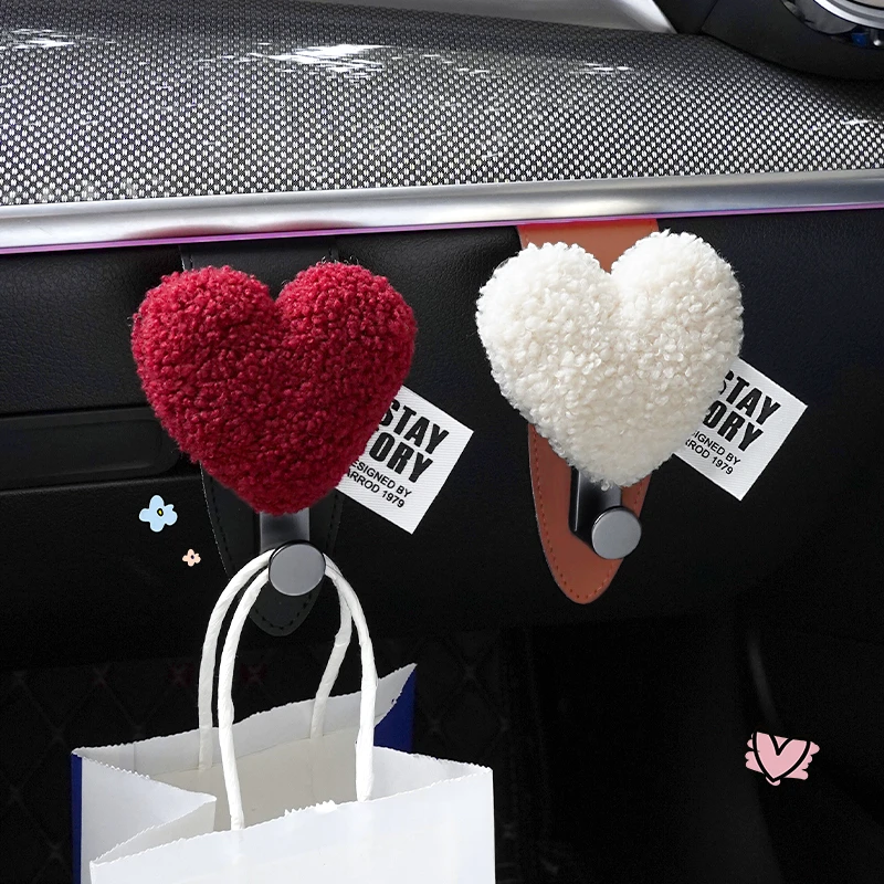 车载挂钩毛绒爱心可爱女生装饰前排副驾驶手套箱可隐藏汽车用挂钩