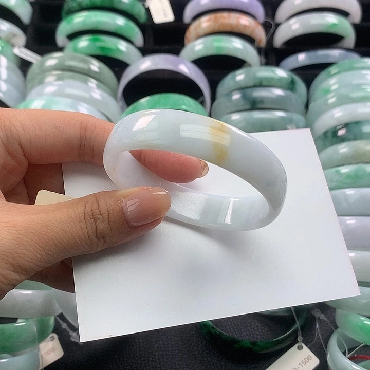 翡翠手镯未镶嵌公主