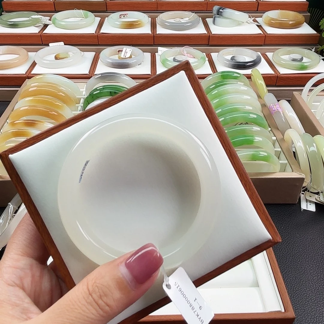 未镶嵌手镯和田玉53