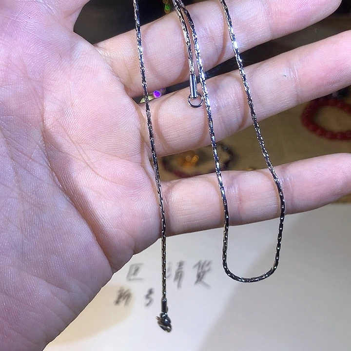 无非金属50项链。