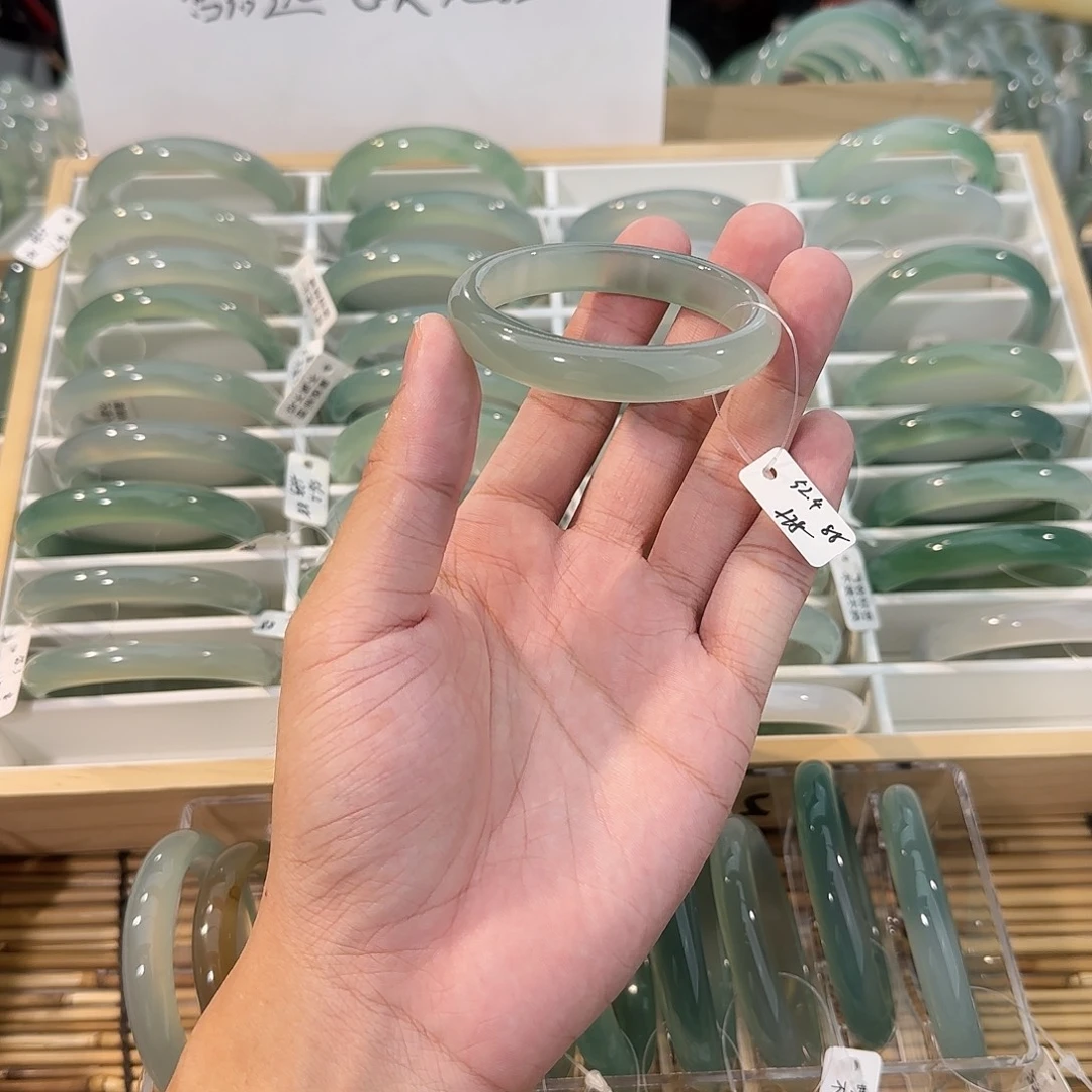 玛瑙/玉髓未镶嵌手镯圈口52.4