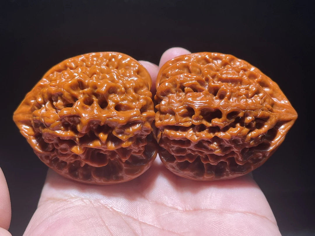 精美文玩核桃一对