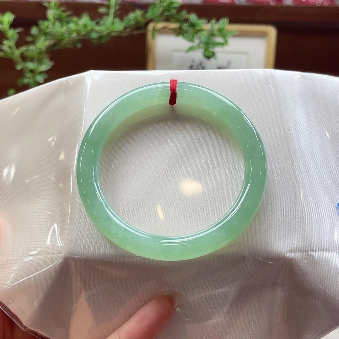翡翠未镶嵌手镯70 号链接