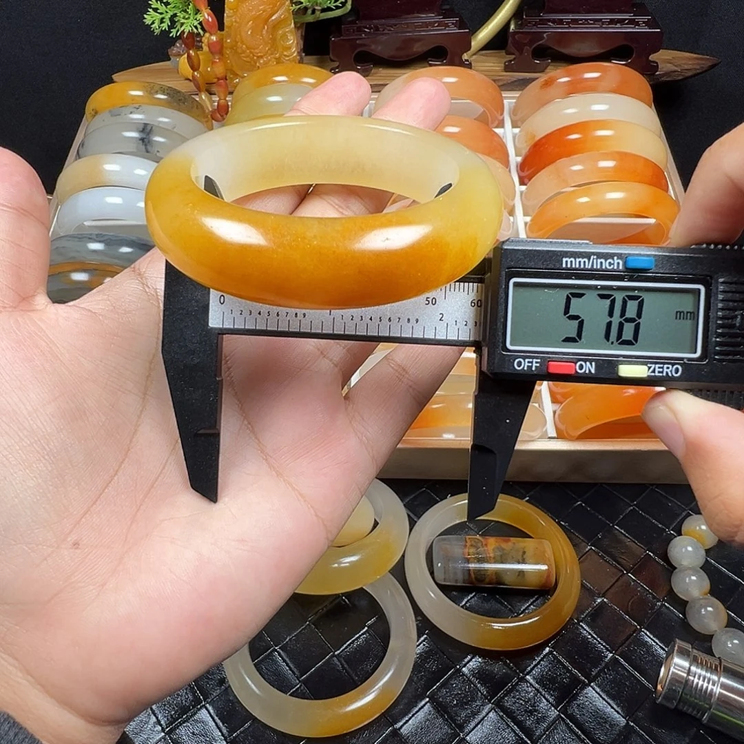 石英质玉（黄龙玉）未镶嵌手镯