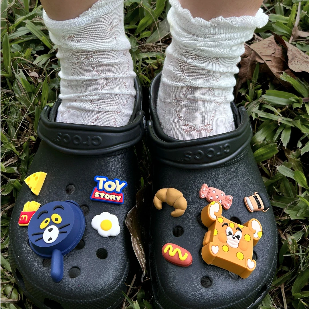 【汤姆和它的小杰瑞】洞洞鞋黑色配饰鞋花crocs鞋扣白色洞洞鞋22