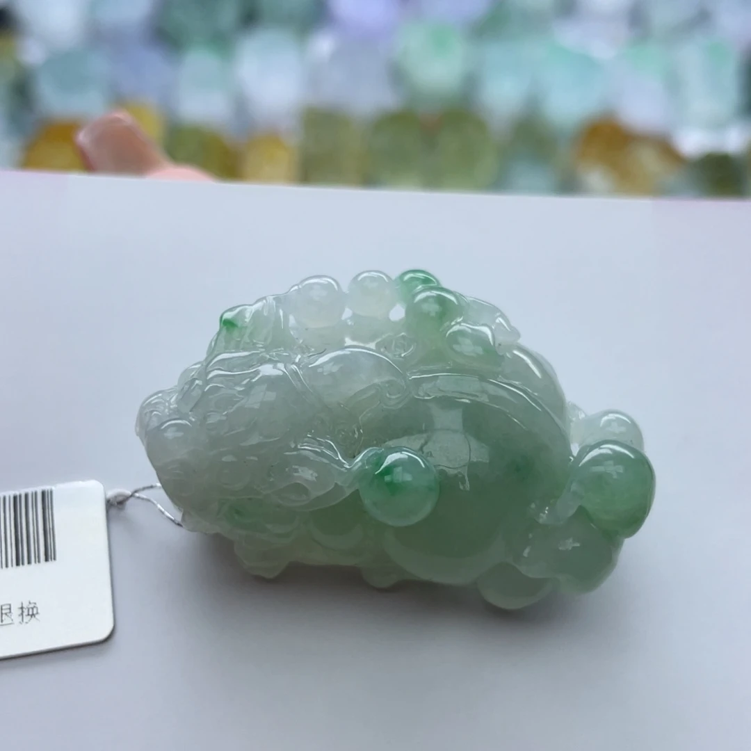 翡翠颈饰未镶嵌貔貅