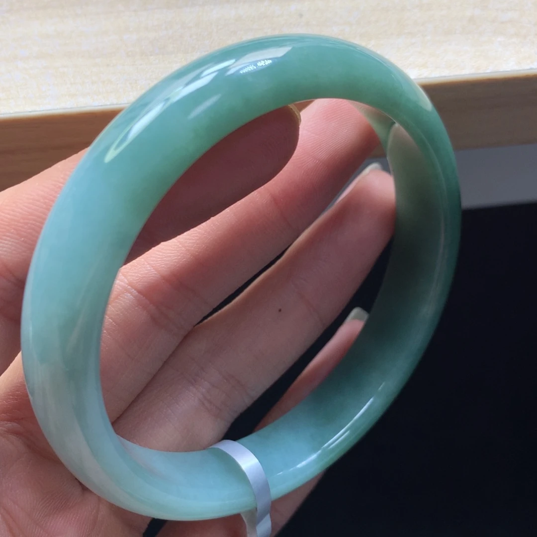 未镶嵌手镯翡翠手镯