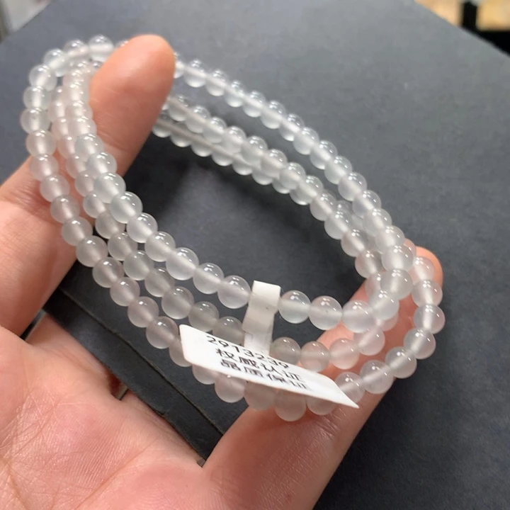 童***杺石英质玉未镶嵌颈饰