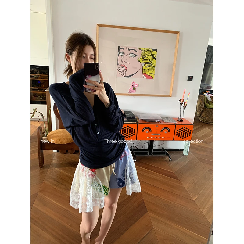 THREE GOOOD/三吉 松弛time 长袖V领蝙蝠袖收腰打底衫Y725Y13546