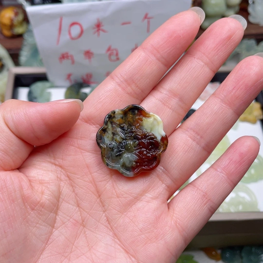 温***柔蛇纹石玉未镶嵌颈饰