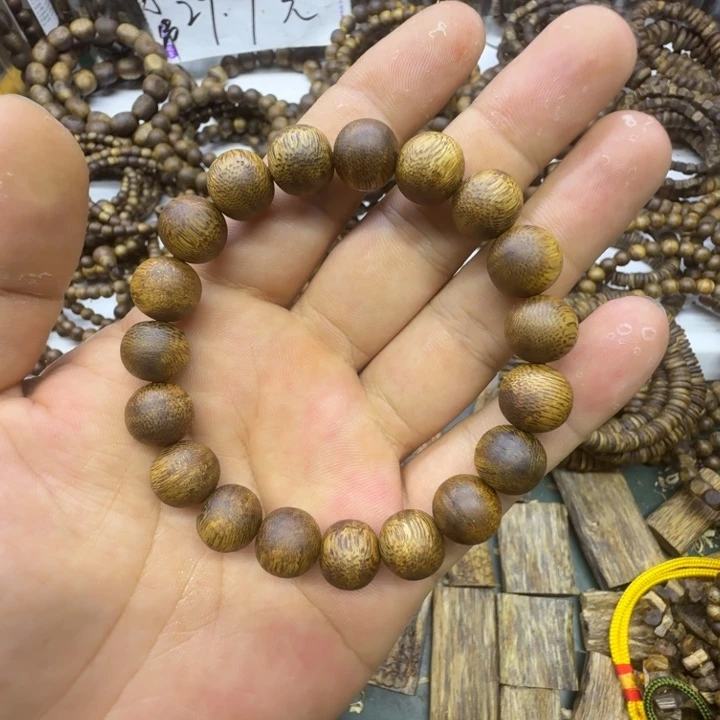 沉香沉香碎屑奇楠沉香乌身卡1.1单圈圆珠10克+