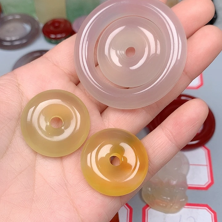 柳***下未镶嵌颈饰玛瑙/玉髓