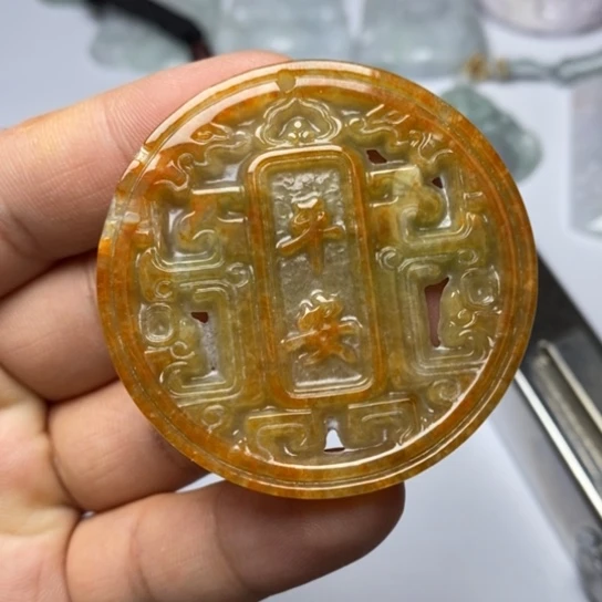 翡翠未镶嵌颈饰翡翠