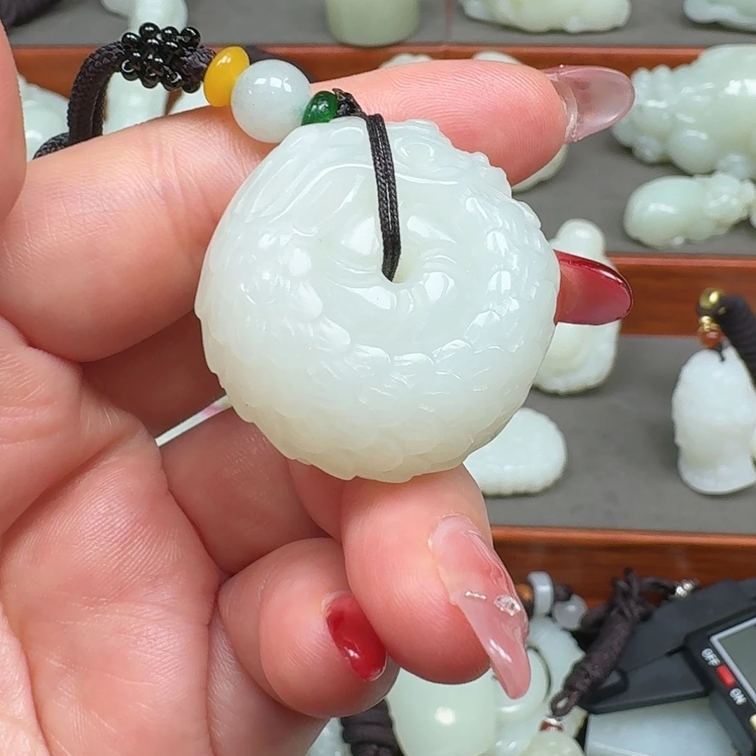 种***户和田玉未镶嵌挂件