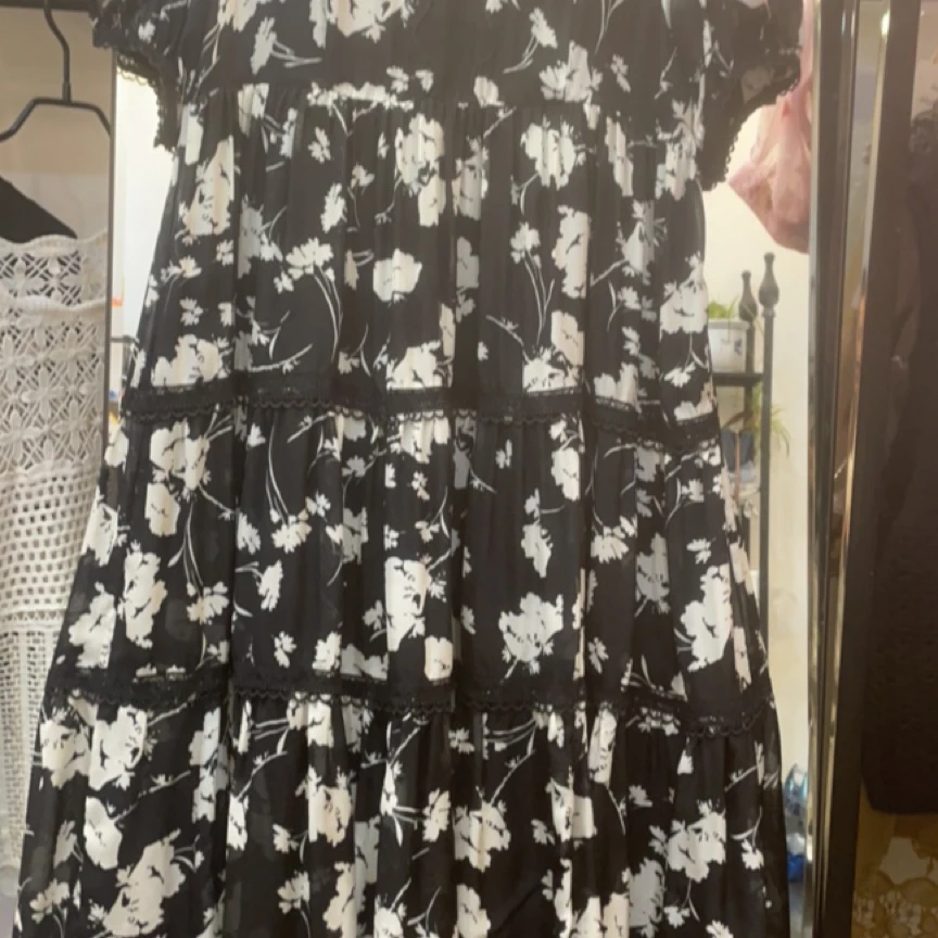 夏季法式气质显瘦黑白碎花圆领连衣裙黑色裙子