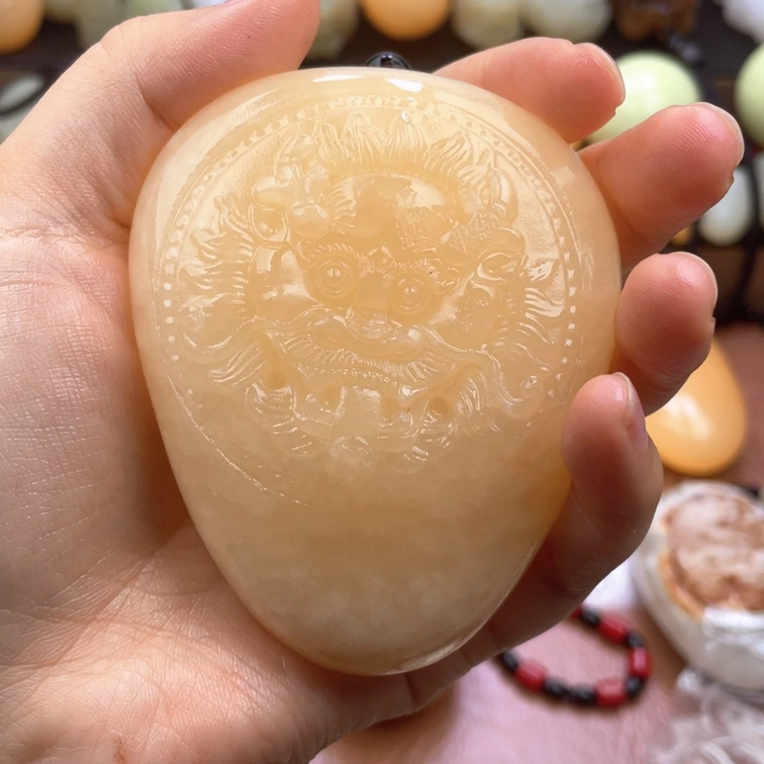 新***点石材天然古青石手把件