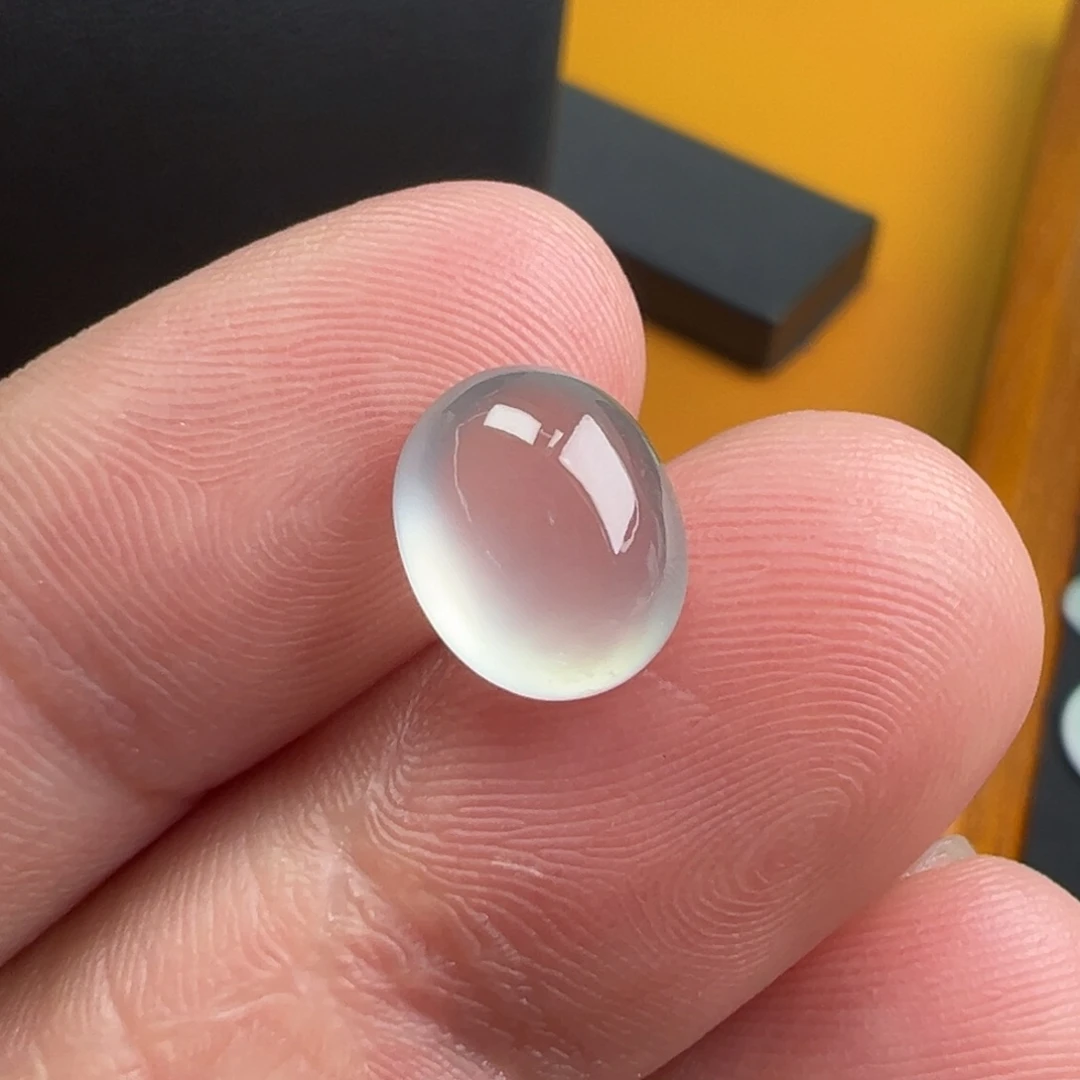 翡翠颈饰未镶嵌蛋面10.4