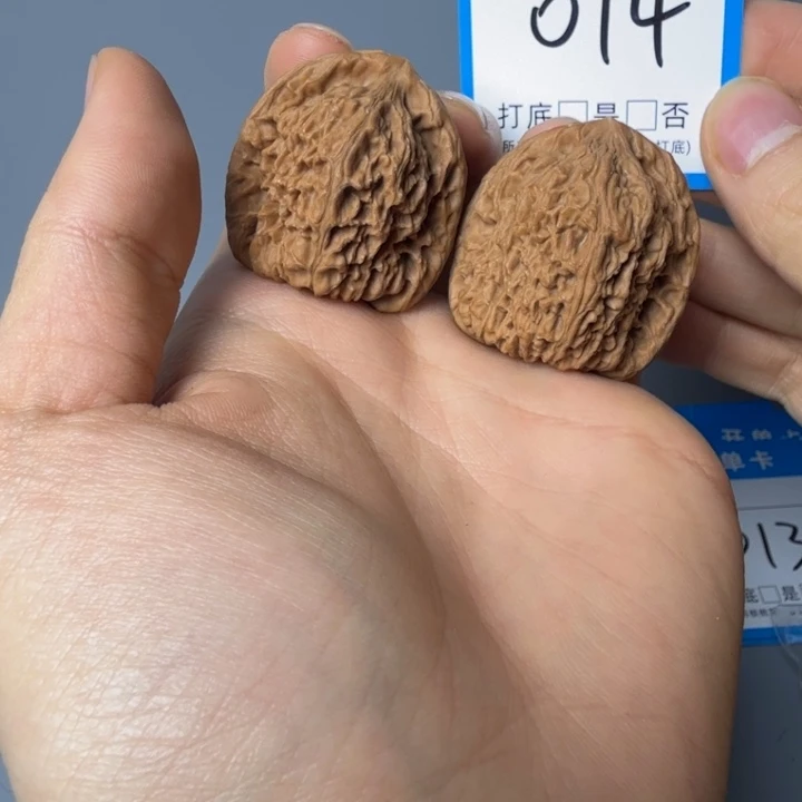 文玩核桃吊坠南疆36