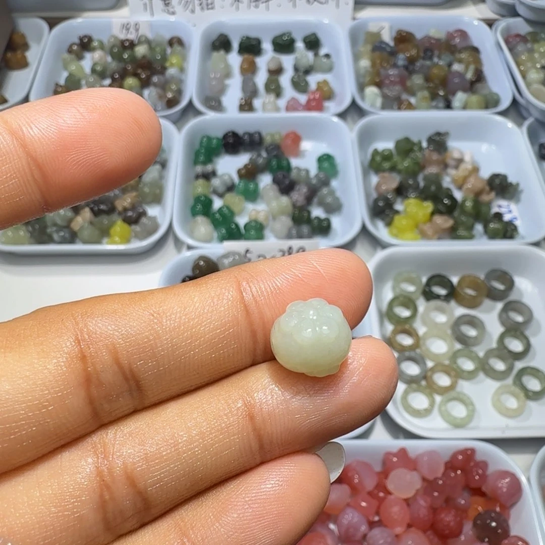 和田玉未镶嵌珠宝奇石