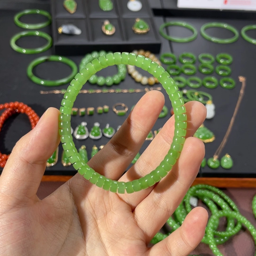 和田玉未镶嵌颈饰爱***?