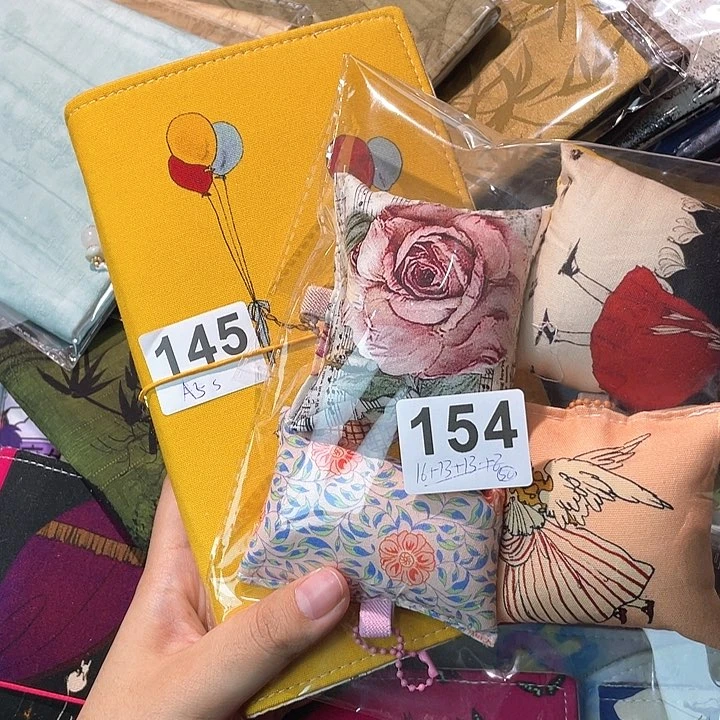 织绣喜****幽a5s活页不加纸145➕4个小枕头154