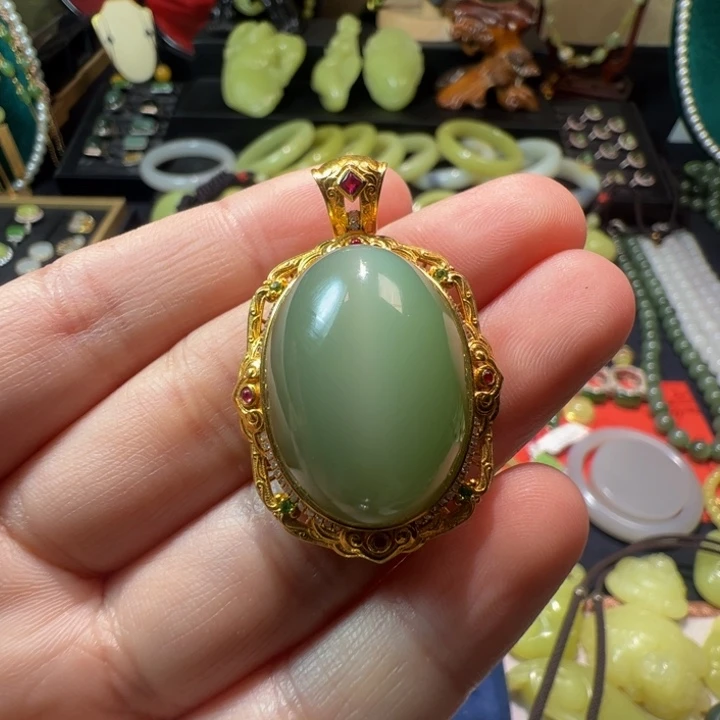和田玉（碧玉）颈饰18K金镶嵌