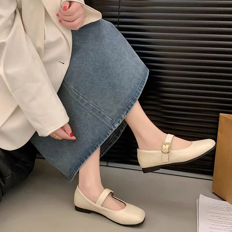 小敏家 清货~就几双 韩版复古百搭方头一字扣带文艺风单鞋2818