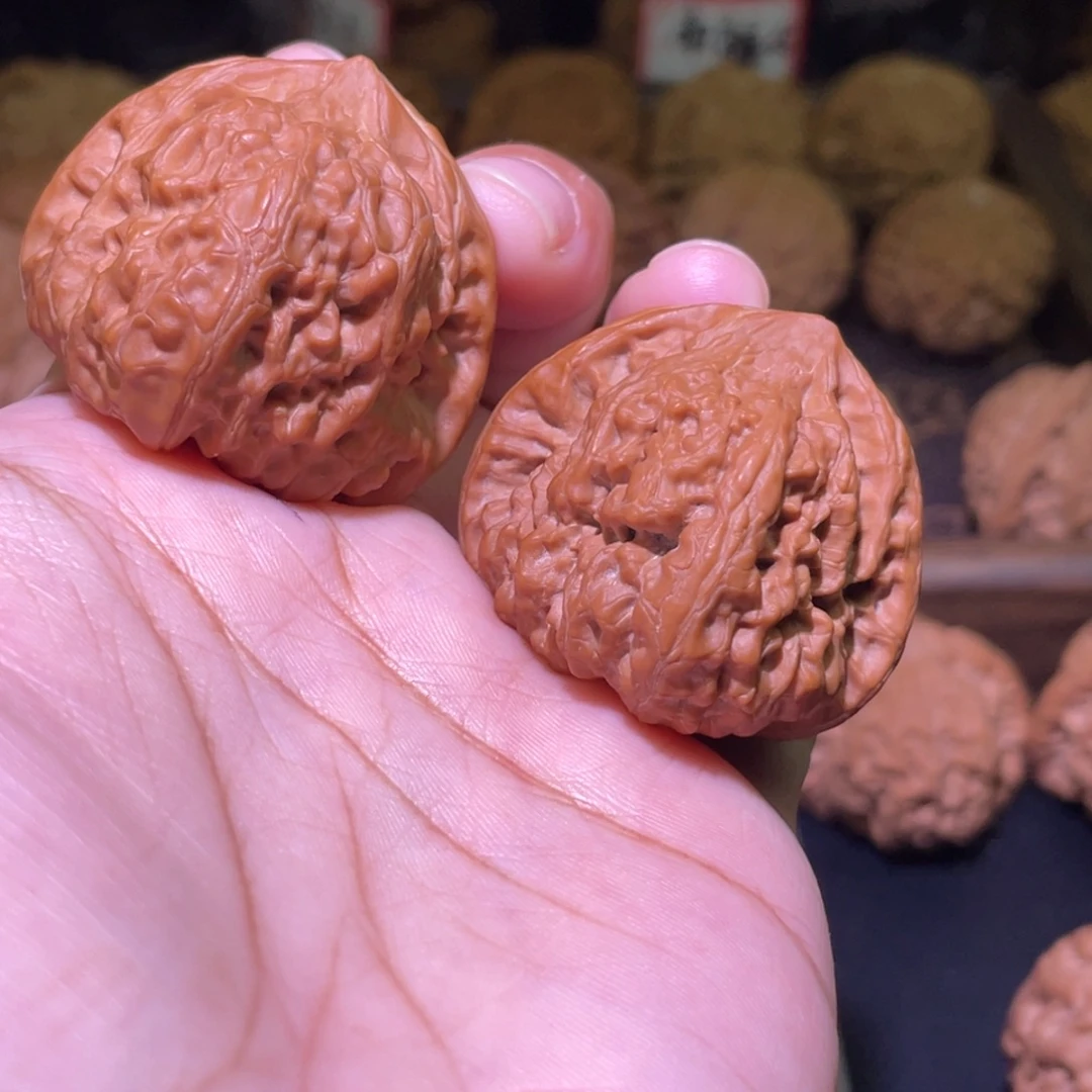 蓝***灵文玩核桃把件凹底