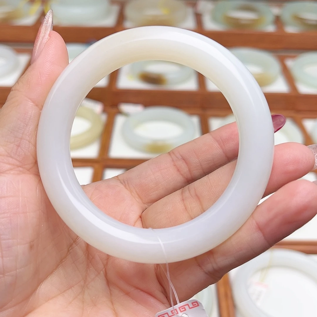 和田玉手镯未镶嵌52.6