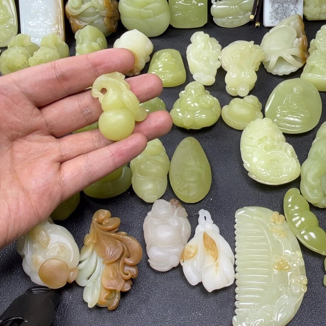 和田玉未镶嵌颈饰