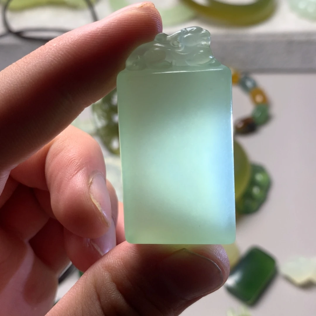 【闪购商品】蛇纹石玉未镶嵌岫玉