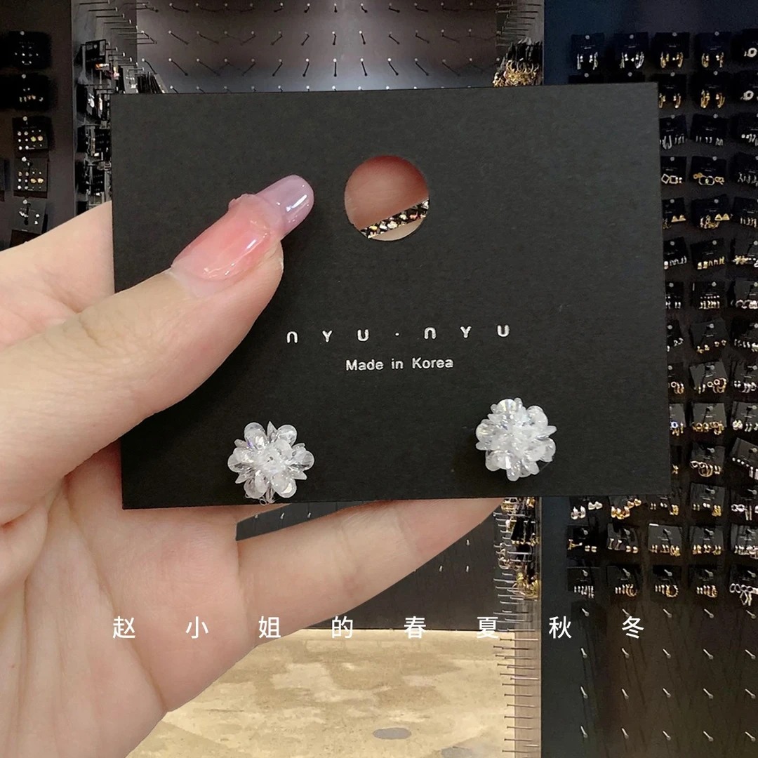 铜合金耳饰 韩国耳饰高级感新款小巧白色透明小众花朵耳钉
