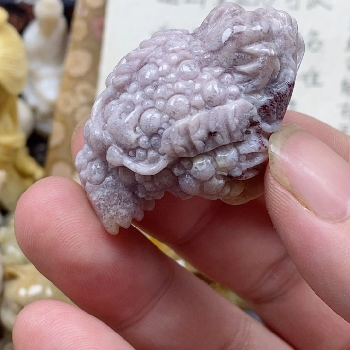 颈饰未镶嵌硅化珊瑚（珊瑚玉）小摆件