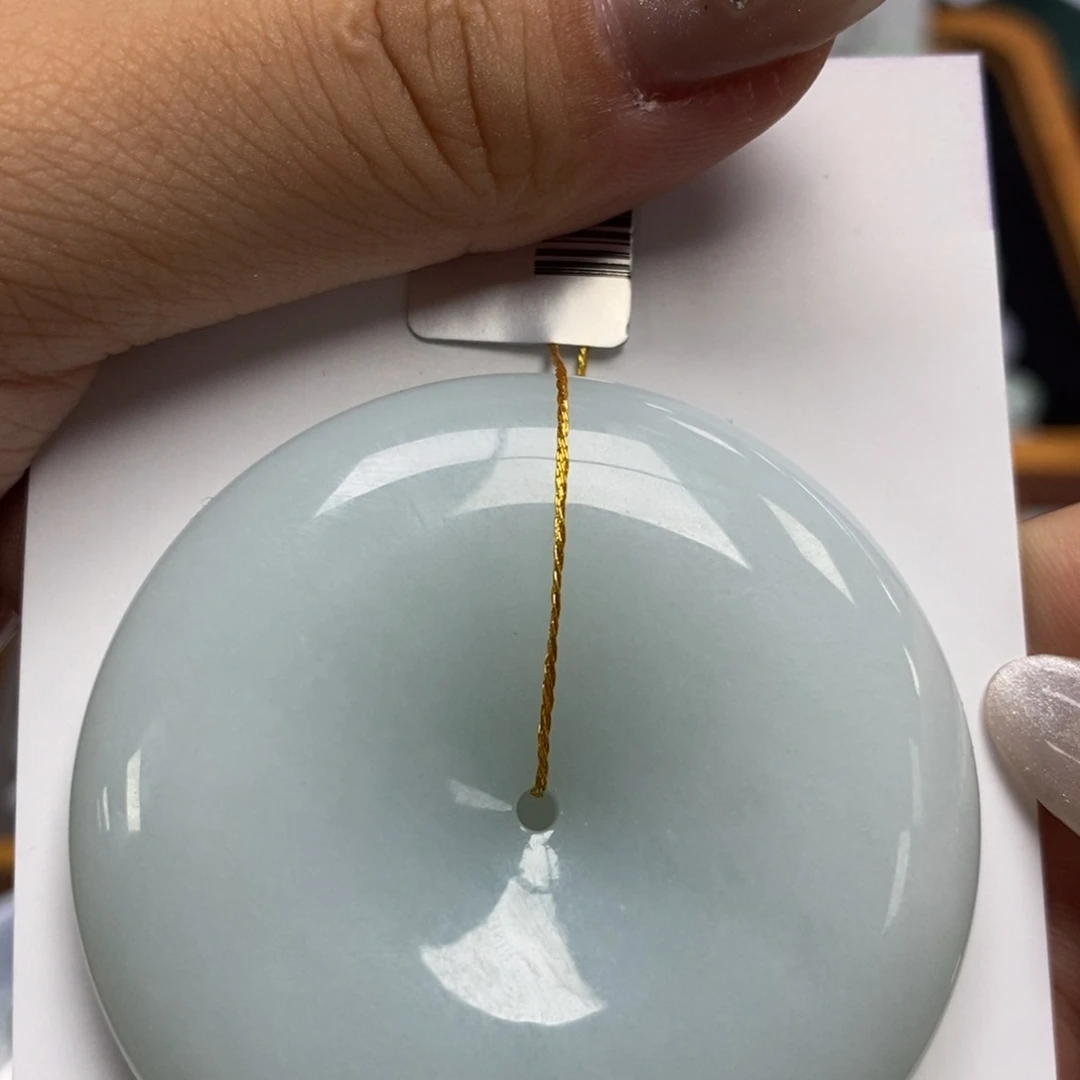 翡翠未镶嵌颈饰平安扣