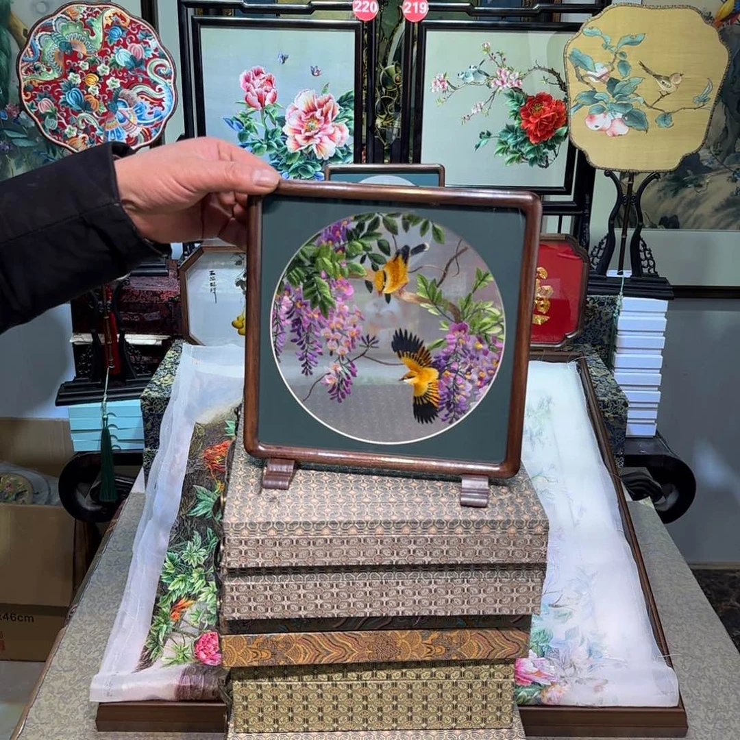 刺绣刺绣工艺精湛