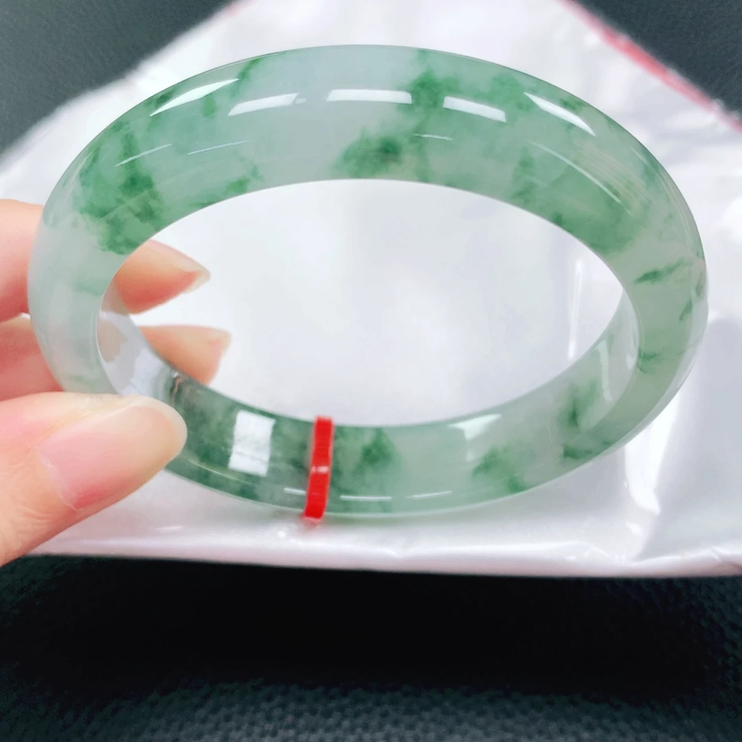 翡翠未镶嵌手镯57圈