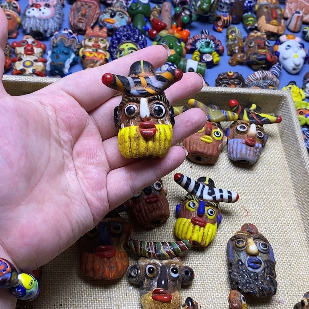 颈饰琉璃琉璃牛角娃