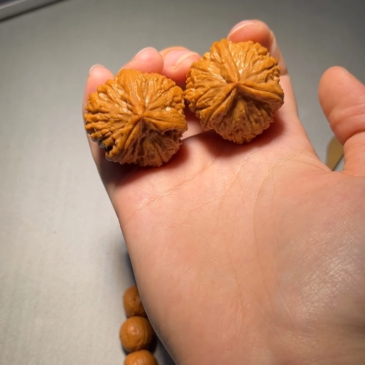 把件文玩核桃三棱872