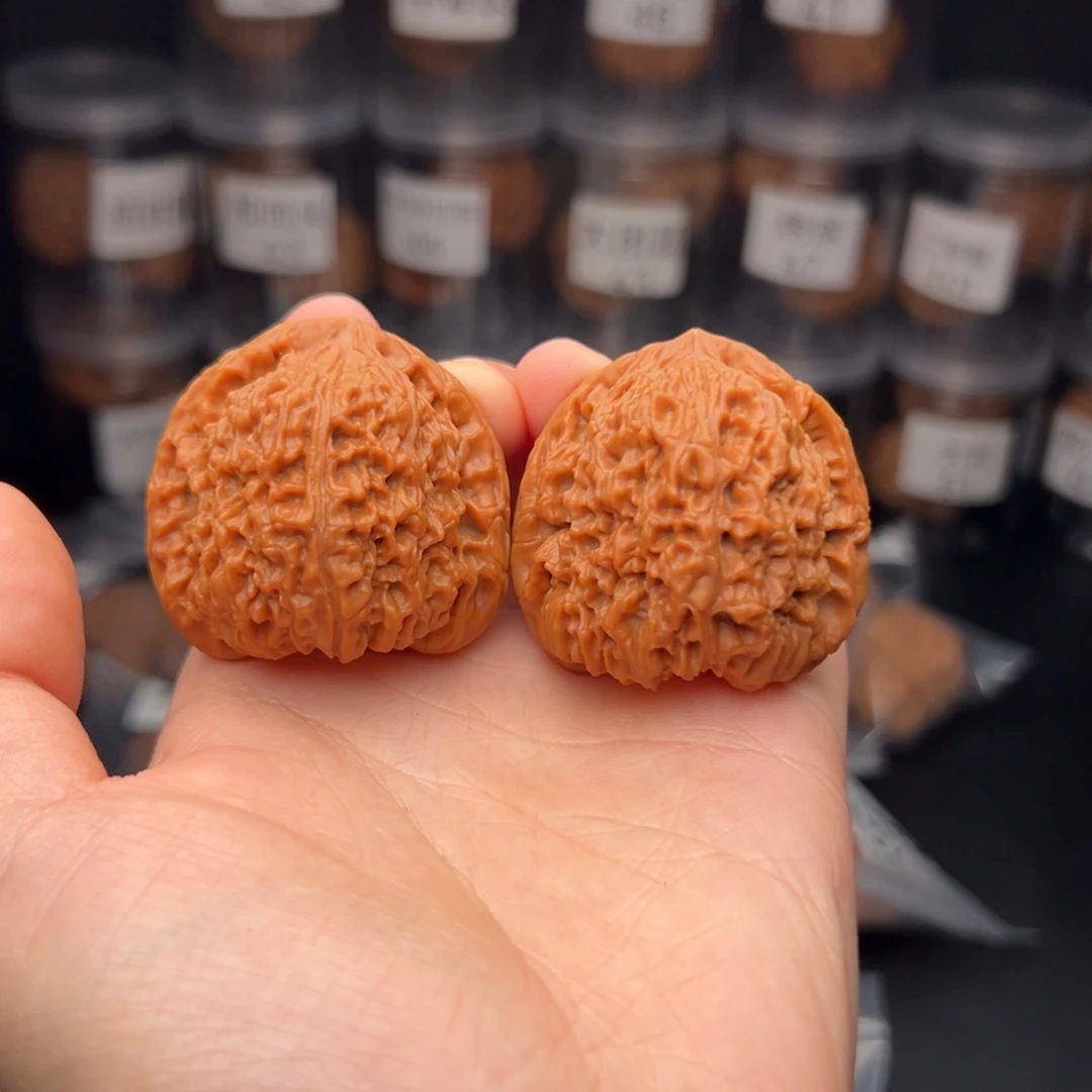 文玩核桃吊坠十*月南蒋石